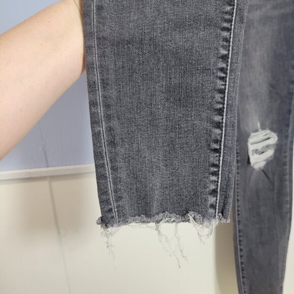 Levi's Premium Size 30 Classic Black Faded Distressed Curvy Skinny Denim Jeans - Picture 6 of 14